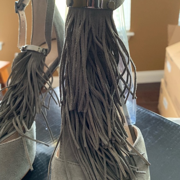 Suede heels with fringe - Picture 2 of 4